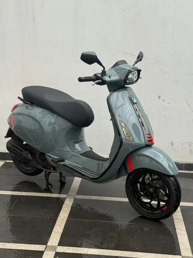 Vespa Sprint S 2025 ( km 300 perak) like new