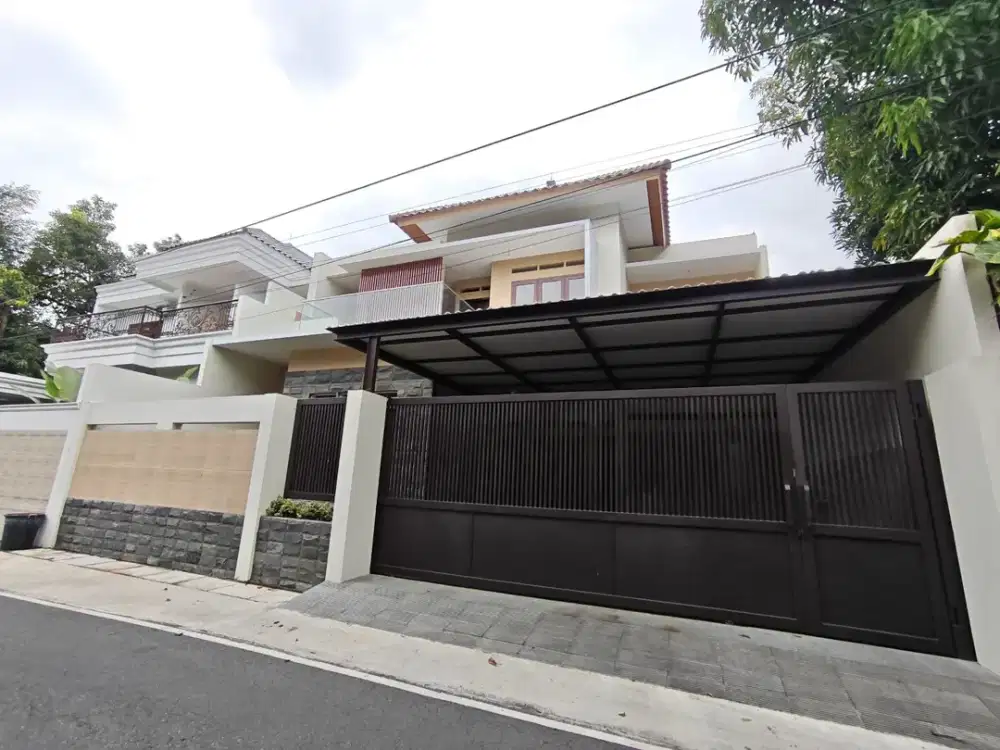 RUMAH MEWAH BARU FURNISHED STRATEGIS SUMBER BANJARSARI SOLO SURAKARTA