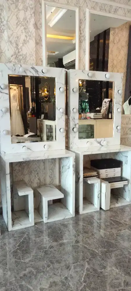 BUNDLING 2 MEJA RIAS / MEJA MAKEUP