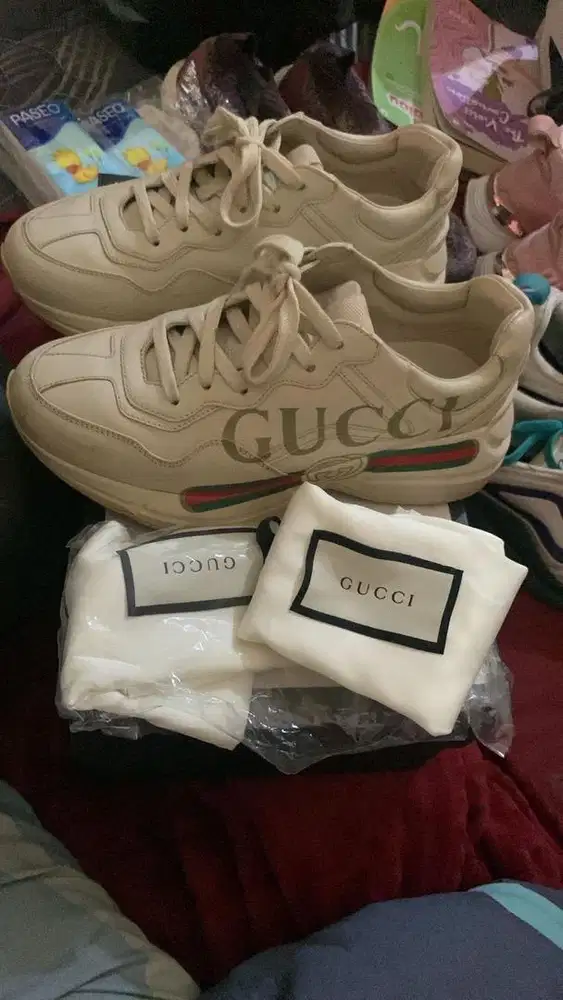 Gucci sepatu logo like new