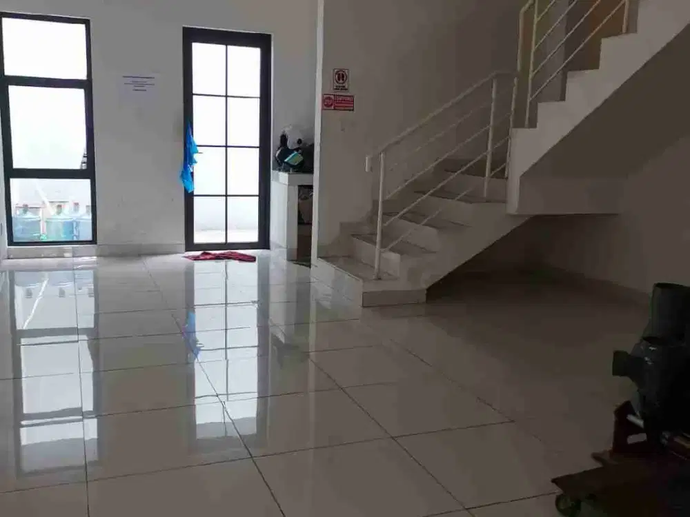 Disewakan Ruko 3 Lantai Bagus Strategis Di Metland Menteng Cakung Jakarta