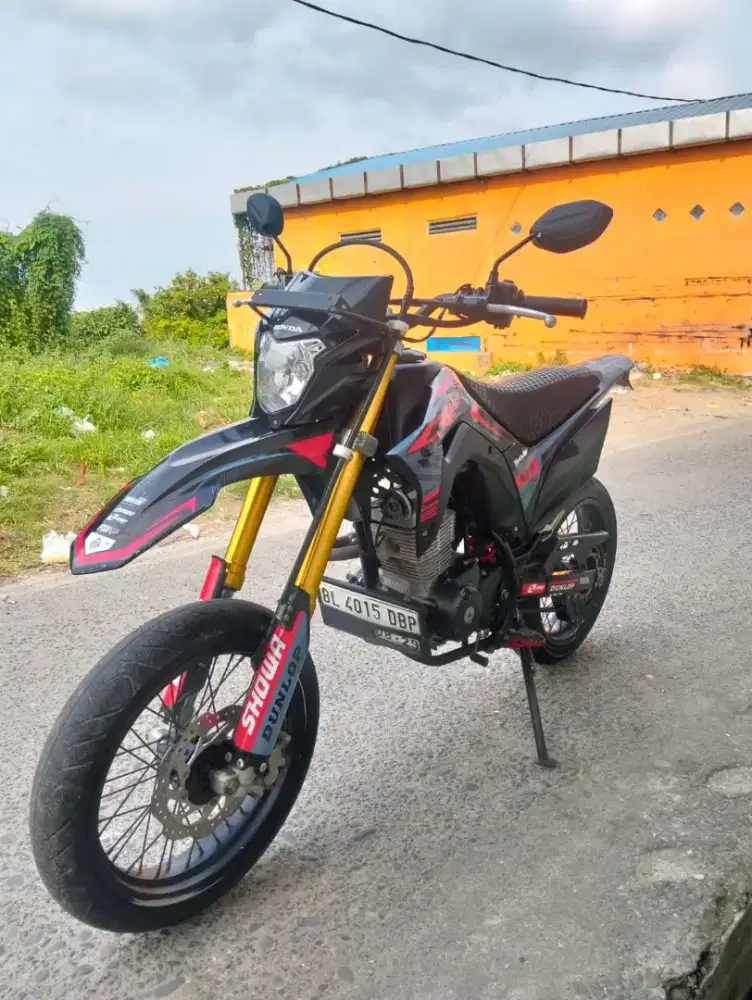 Di jual  motor Honda crf