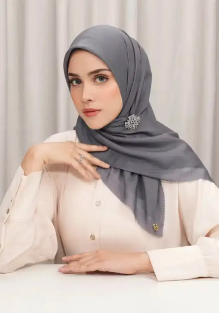 Jual Hijab / Jilbab ButtonScarves BS Ori Today's Scarf Tornado