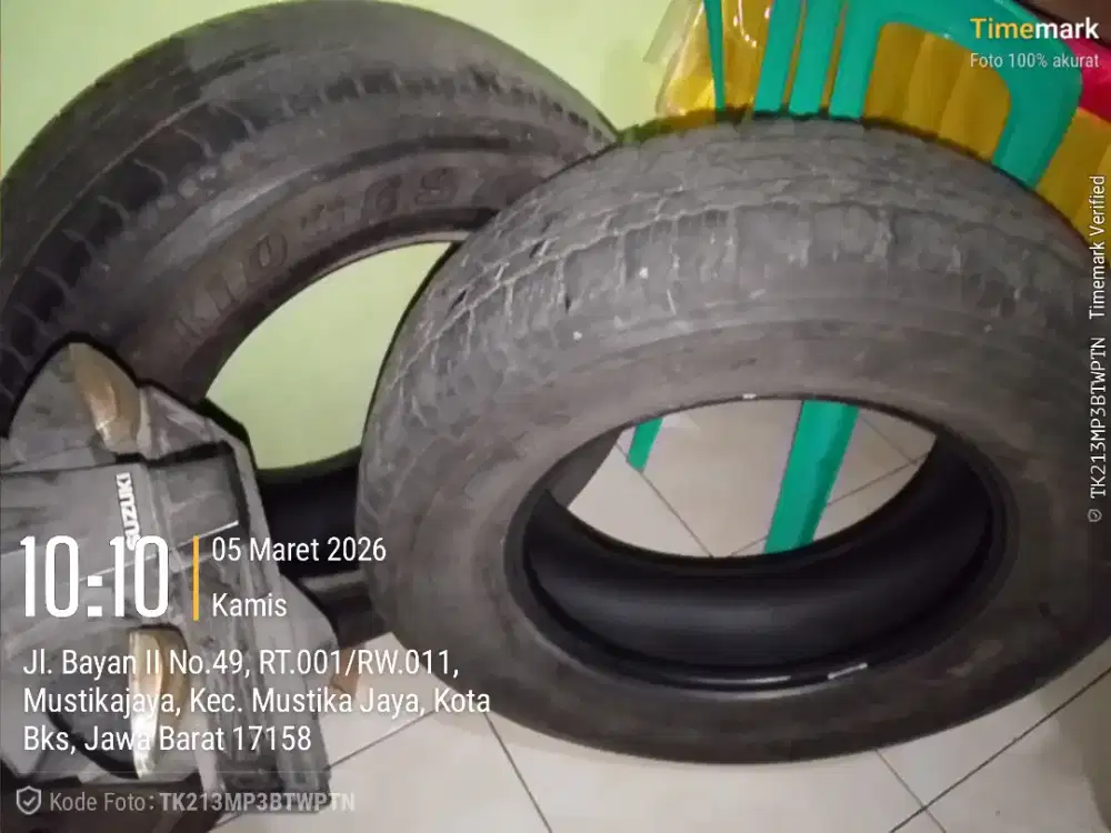 Jual 2 Ban bekas Fortuner