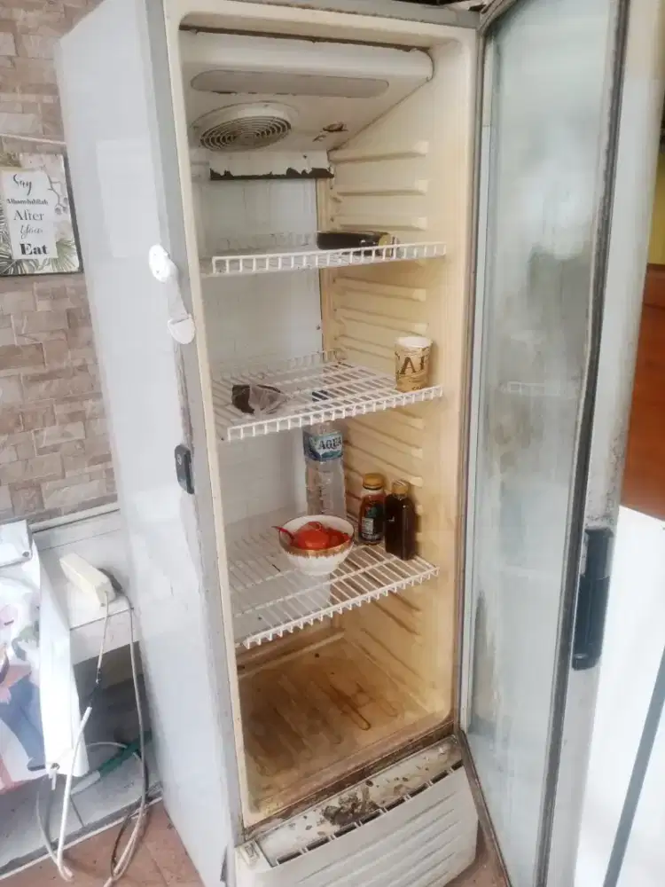 Showcase masih layak pakai