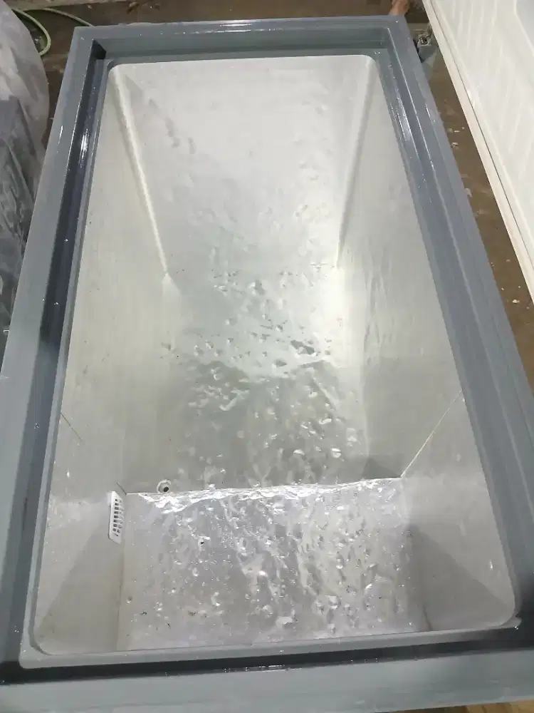 Frezzer box 330L gea