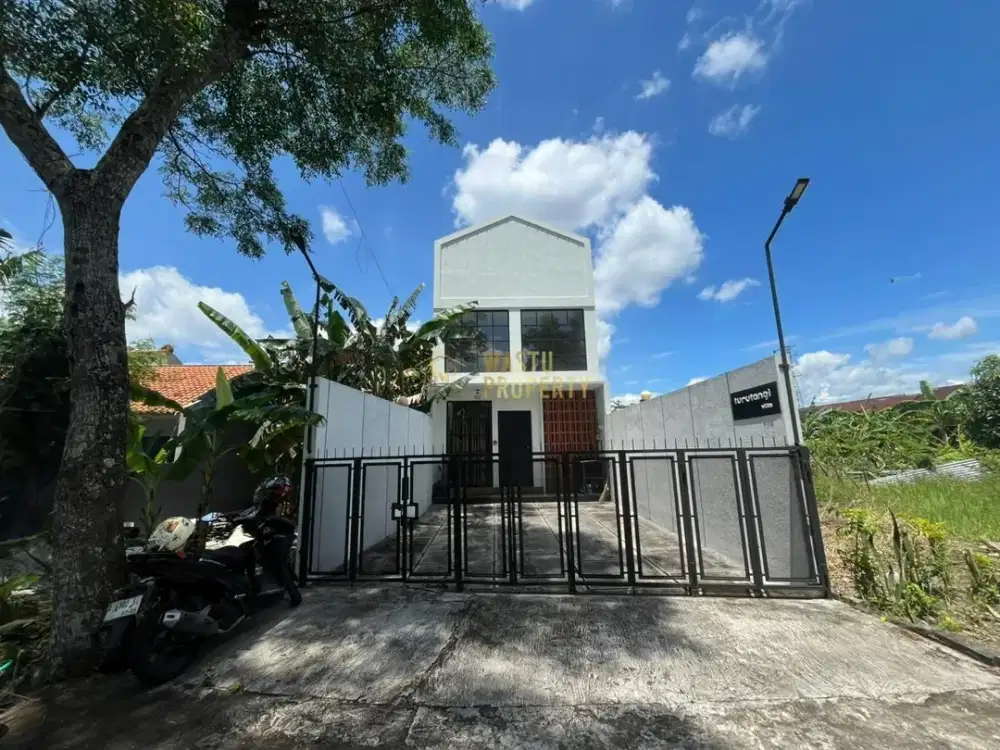 VILLA PRIVATE POOL 2 LANTAI DI JALAN DAMAI GITO GATI