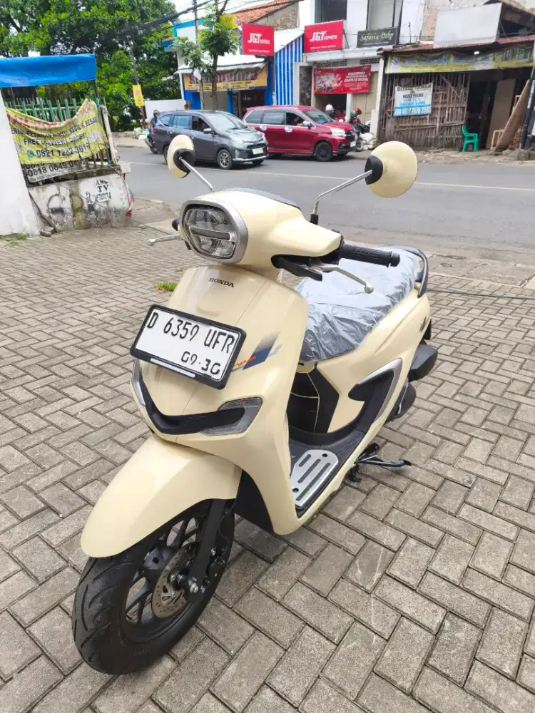 Honda stylo CBS 2025