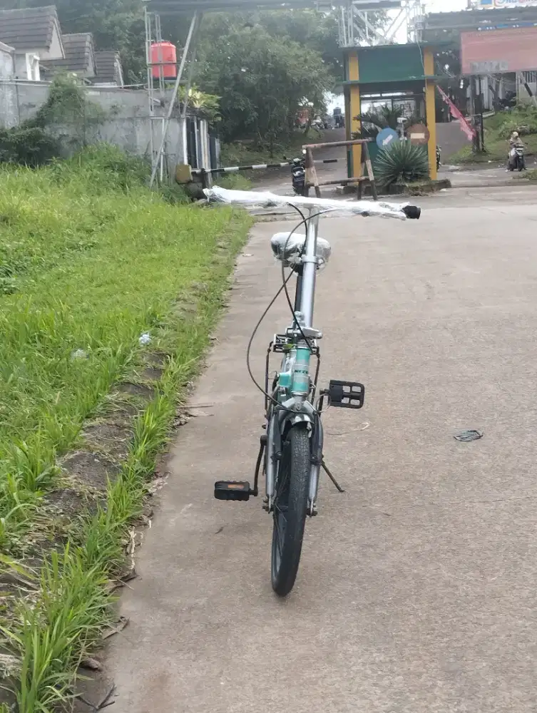 Sepeda lipat uk 16
