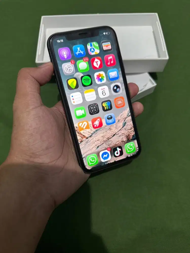 Iphone 11 64GB iBox Fullset