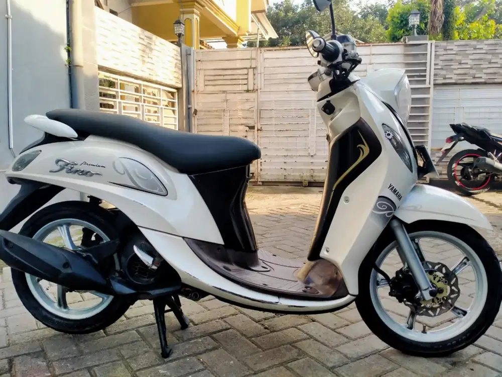 Yamaha Fino 125 premium lengkap motor sehat keterangan detail dinawah