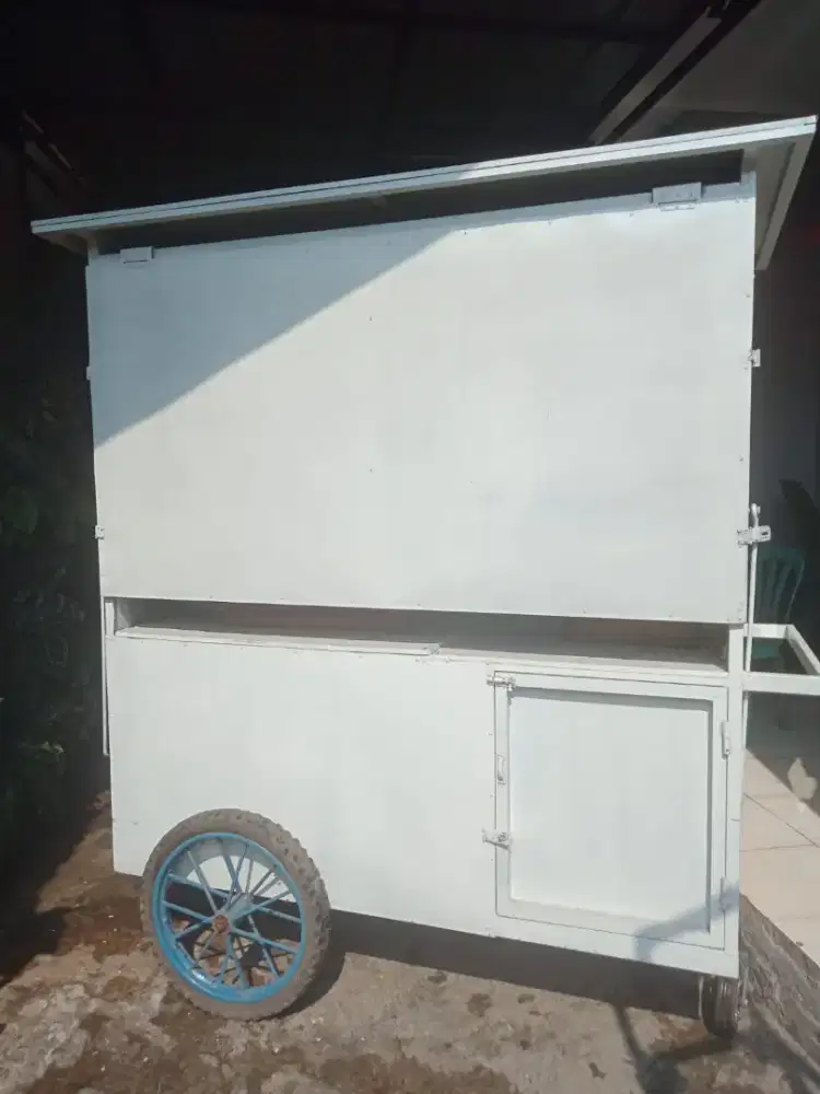 Gerobak jualan besar dan sedang