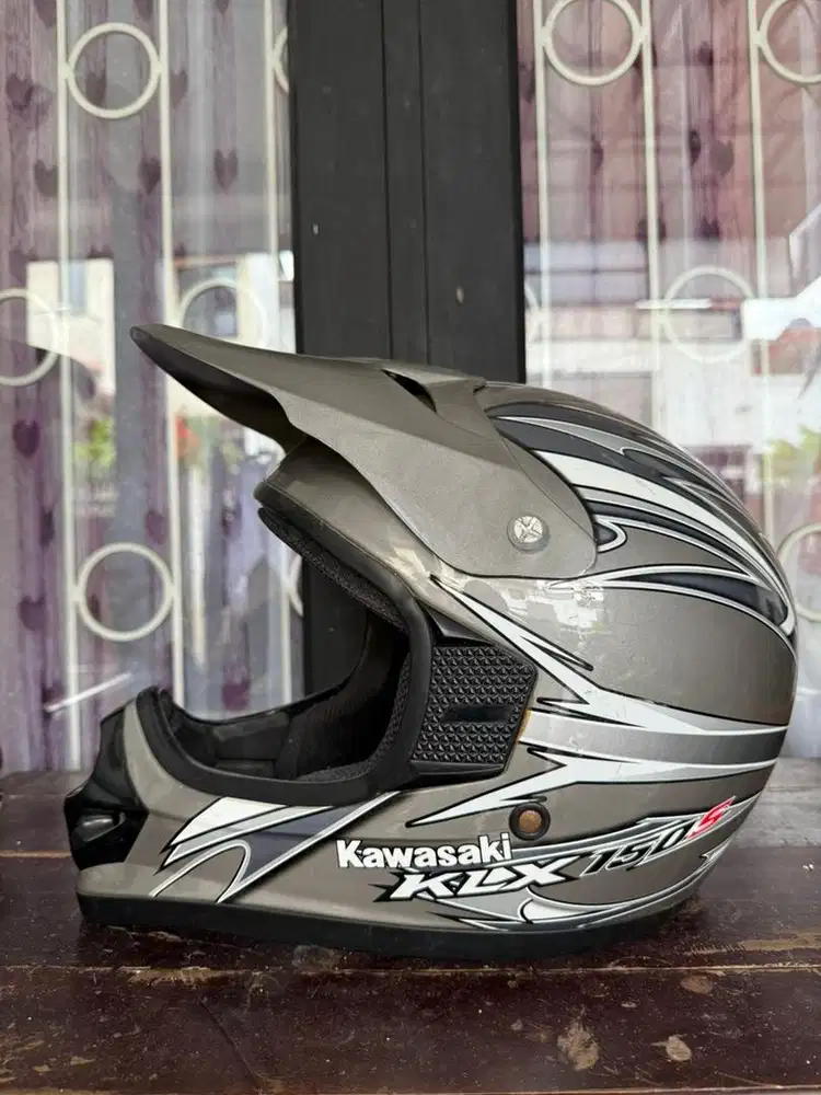 Helm Cross klx 150s