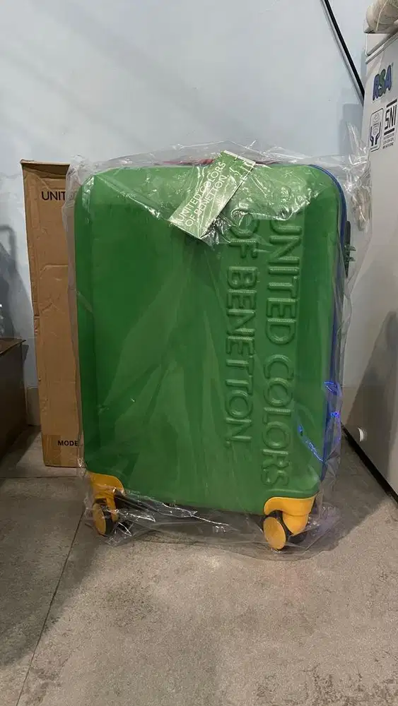 Koper baru United Color of Benetton