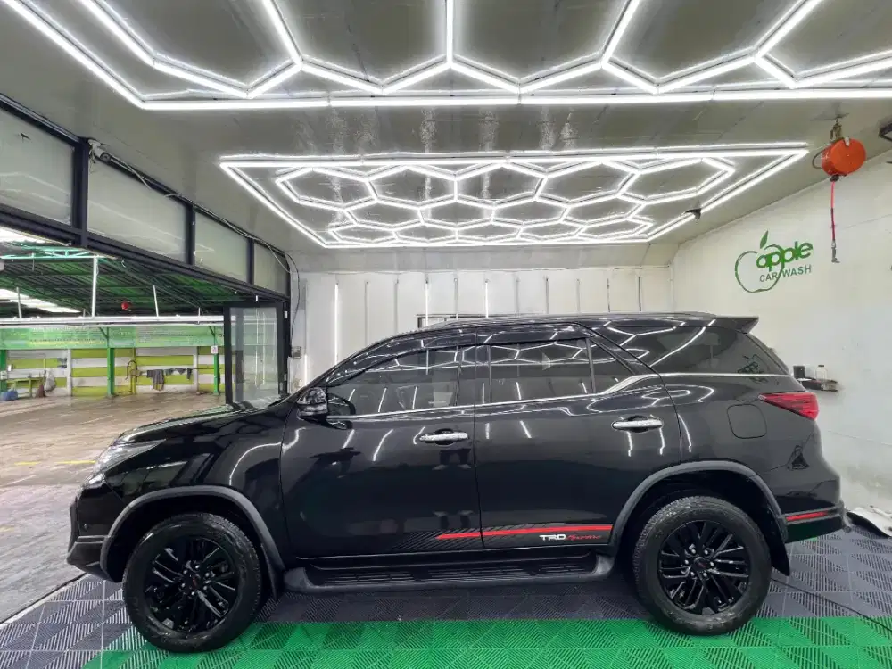 Fortuner TRD sporty 2020
Fullset
Orian
Pajak 07-26
Km 109 record