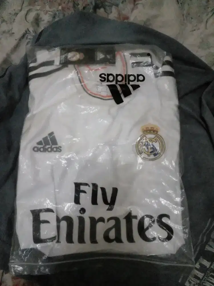 KAOS JERSEY REAL MADRID