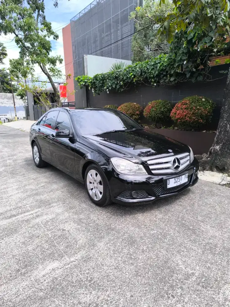 Mercedes Benz C200 CGI at 2013 hitam