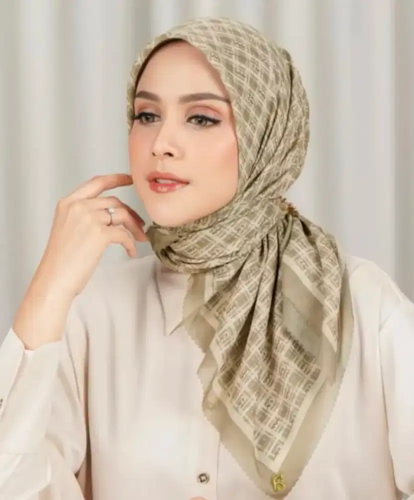 Jual Hijab / Jilbab ButtonScarves BS Ori The Grid Square Dune