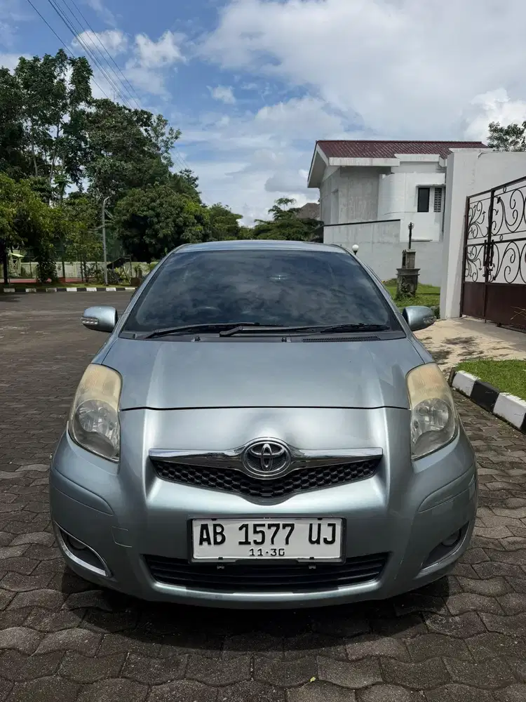 Yaris manual 2011 murah
