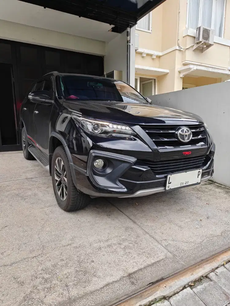 Fortuner TRD 2.4 A/T th2019 Solar Tangan pertama, kondisi mulus