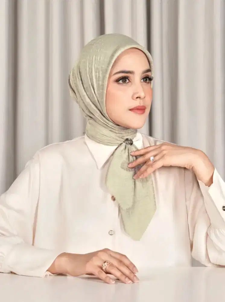Jual Hijab / Jilbab ButtonScarves Ori Everyday Tapis Embossed Aluminum