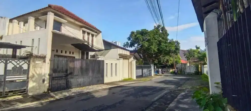 Rumah tengah kota, dekat tol dan jalan lebar, lamper semarang selatann