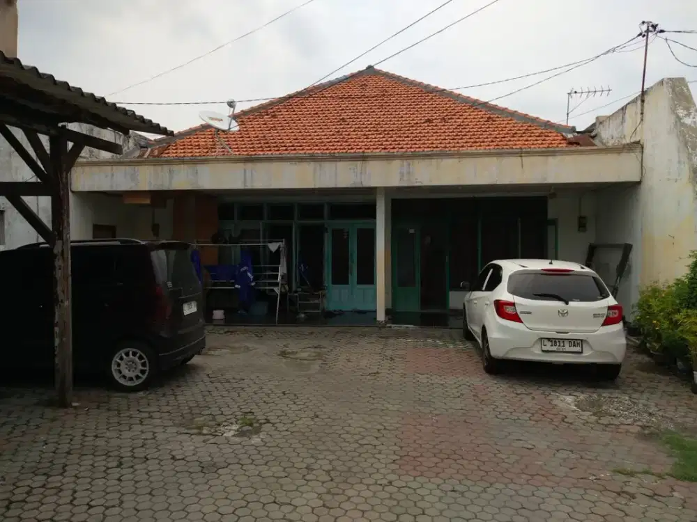 Rumah di Tengger Petemon. Bebas banjir