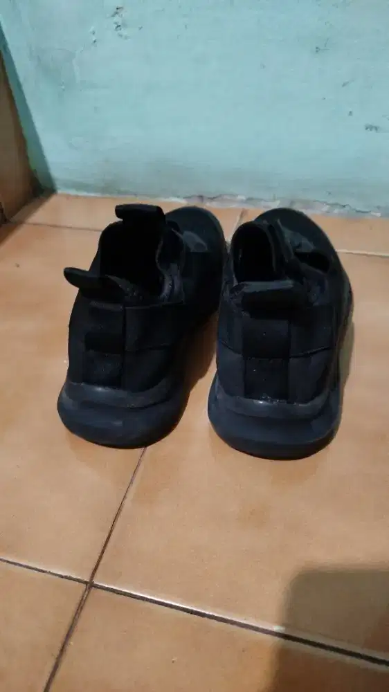 Slip on skechers original anak size 32