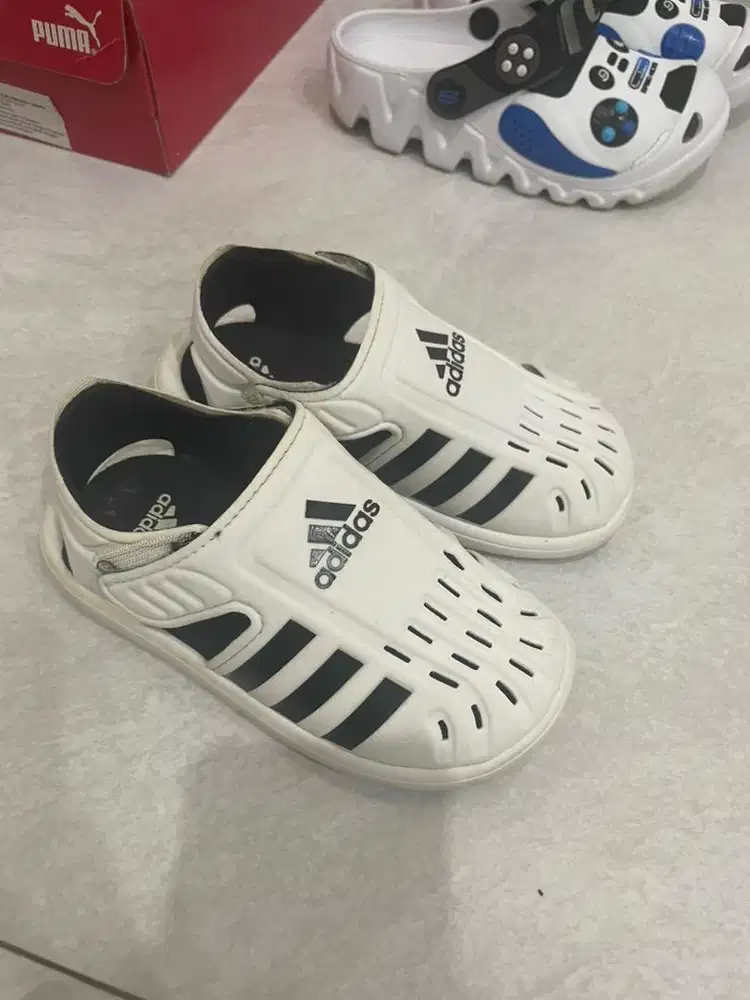Sepatu adidas ori