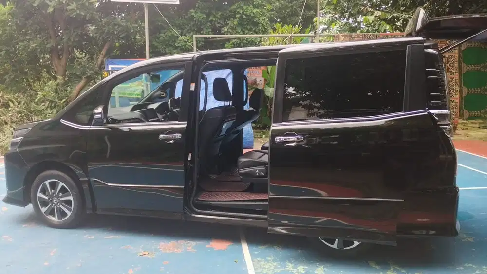 Toyota Voxy 2019 Bensin