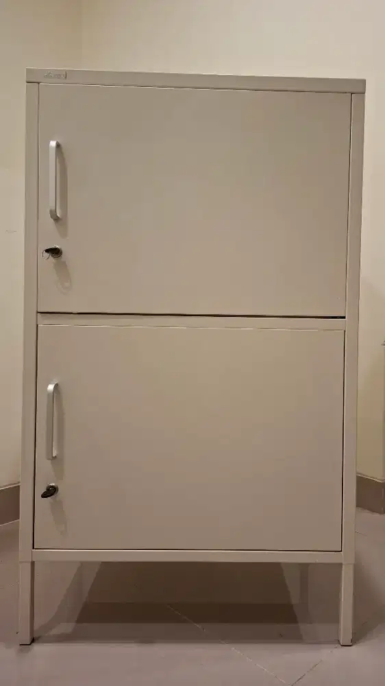 Lemari Besi Informa 2 Pintu 1 (kunci)