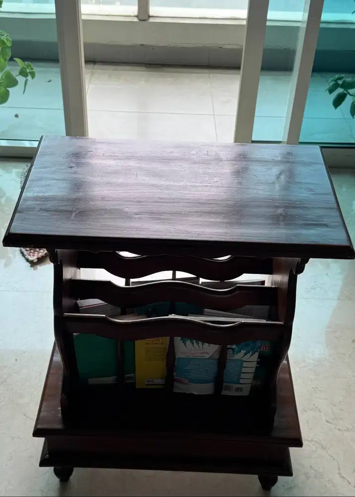 Meja tamu dengan rak buku - Kayu Jati