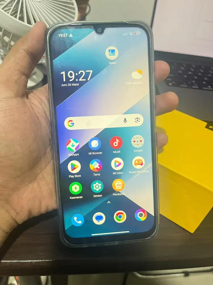 poco c85 black 8/256