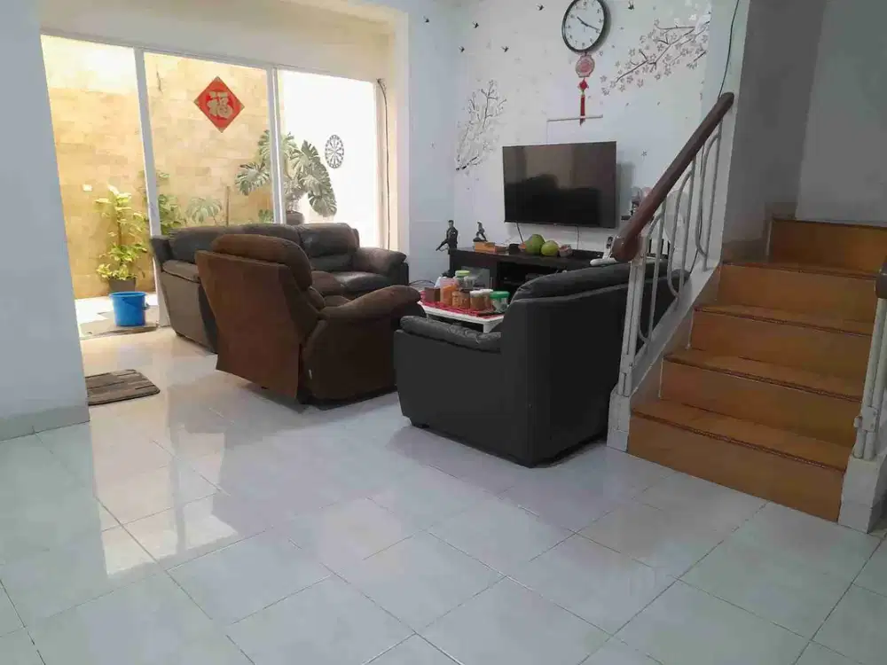 Rumah siap huni di Janur Elok