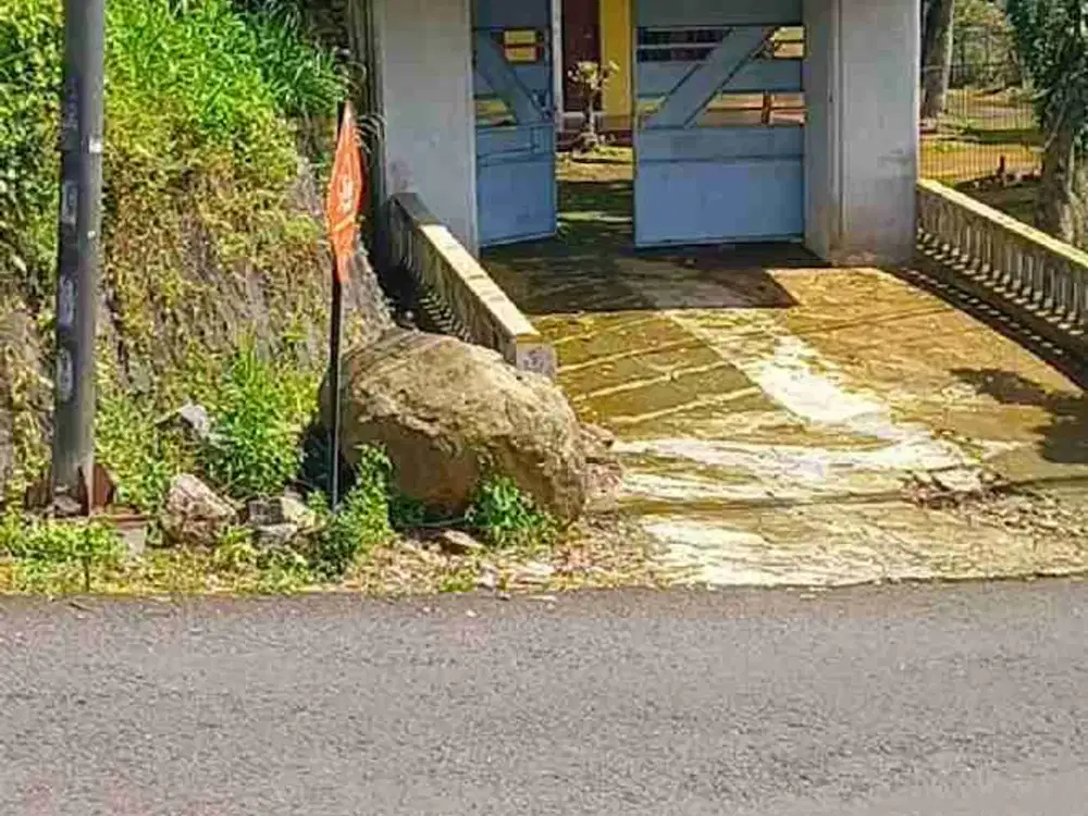 Di jual villa include perkebunsn durian produktif view gunung Penanggungan dan Arjuno harga hitung tanah