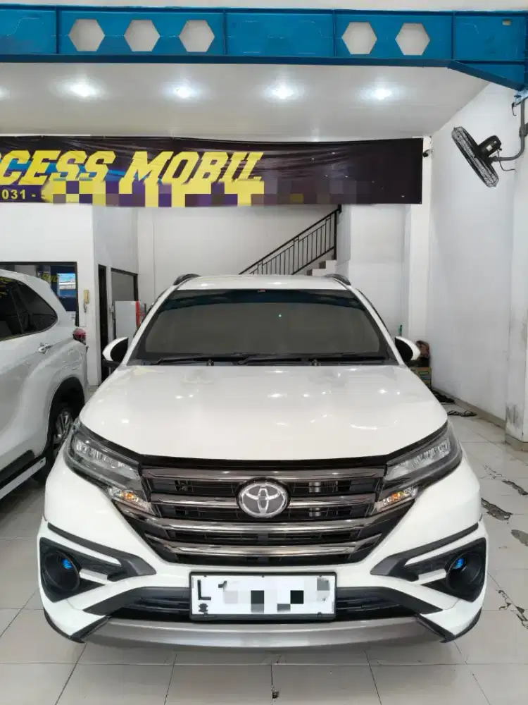 Toyota Rush GR 2021 Matic Putih Favorit