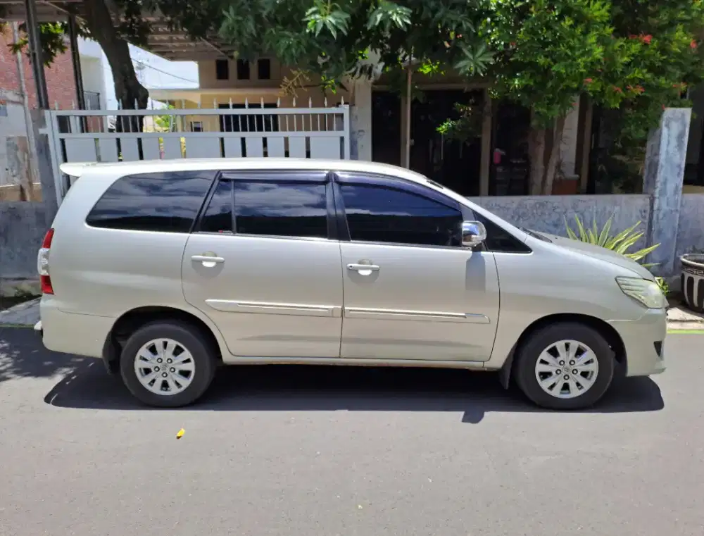 Grand Inova G Solar 2012 Matic