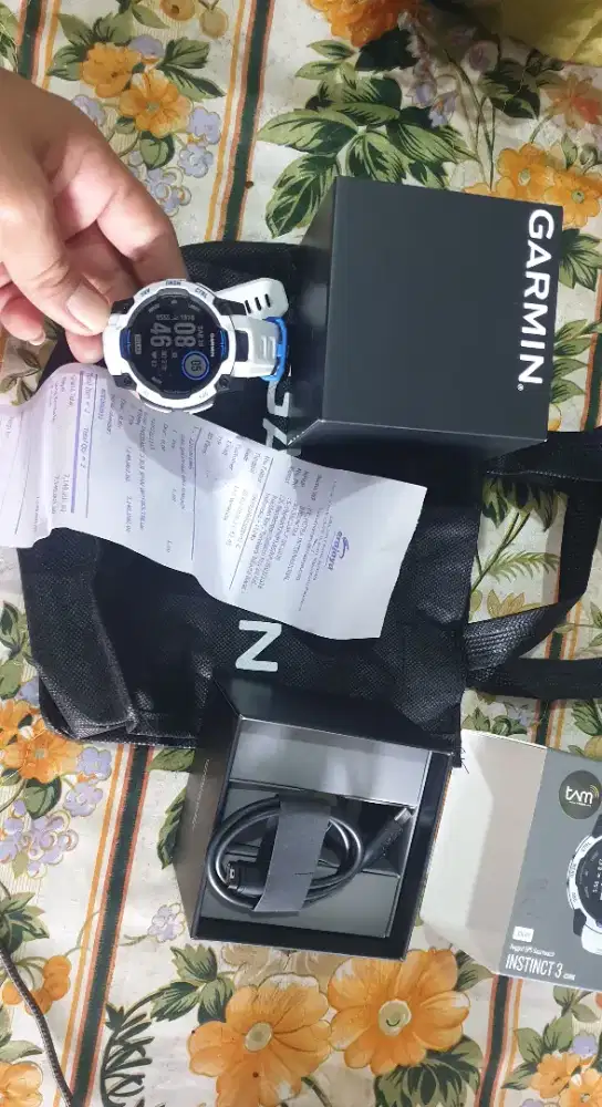Garmin insticnt 3 solar 2 bulan pakai
