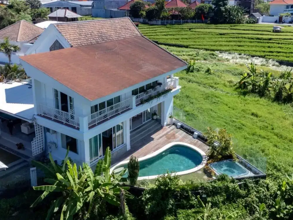 Luxury 3 Bedroom Villa For Sale In Berawa, Canggu Rare Property with Rice Field View