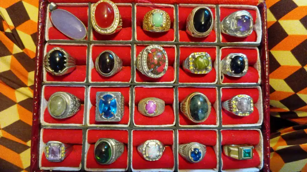 LELANG BATU CINCIN