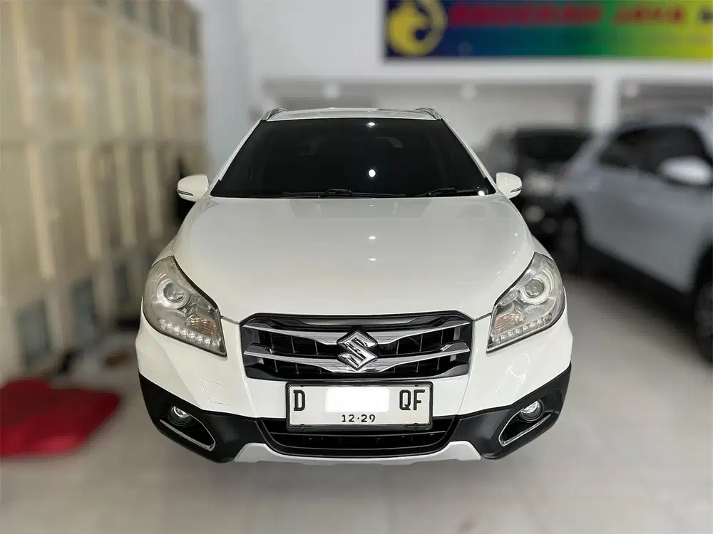 Suzuki SX4 S Cross 2016 matic putih siap pakai.