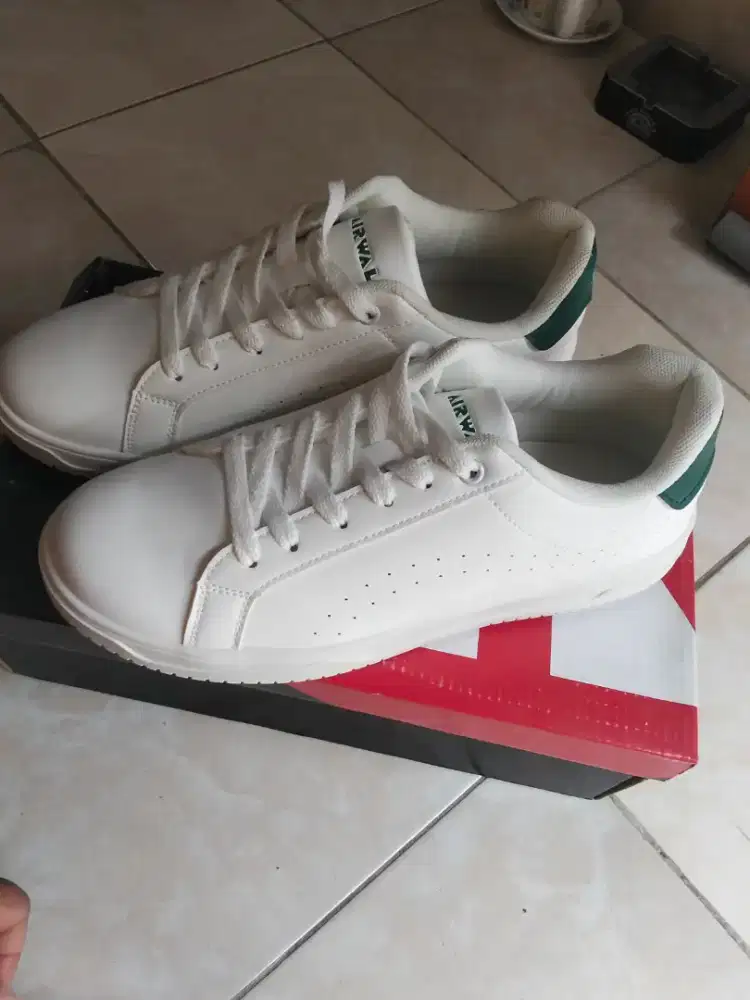 Sepatu Airwalk baru