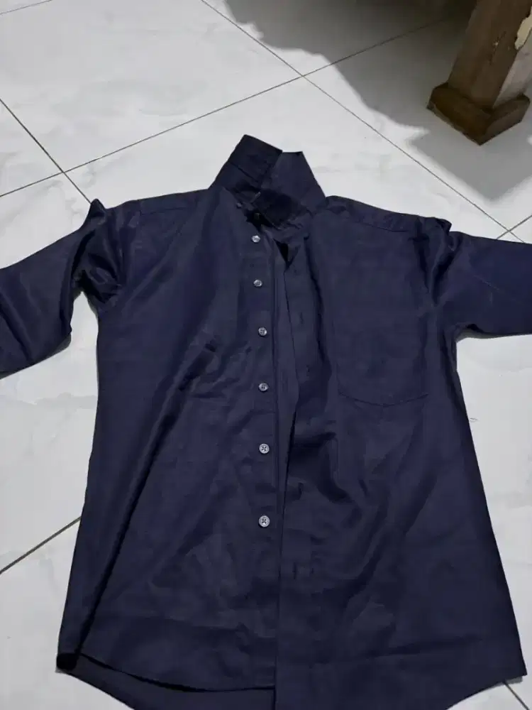 Kemeja Pria Motif Biru Lengan Panjang Bekas Masih Bagus – Gratis