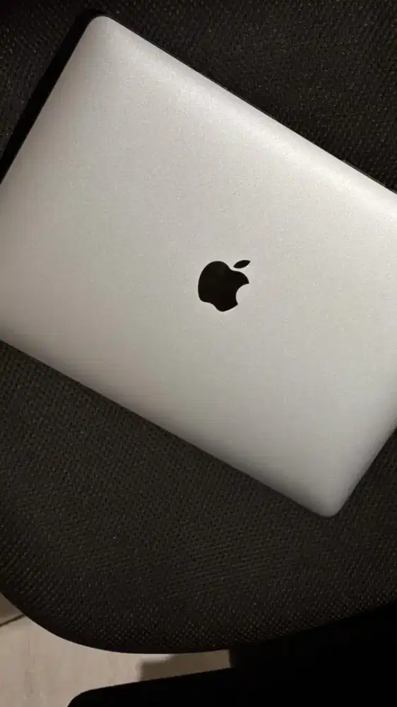 MacBook Air M1 2020 13inch 8GB 256GB Fullset Pemakaian Pribadi