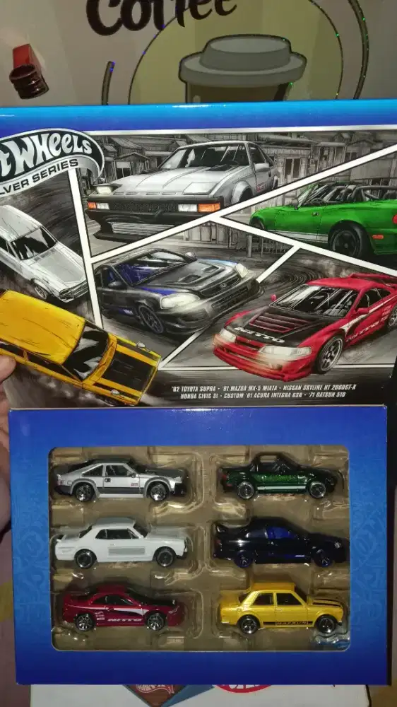 pajangan mobil hotweels