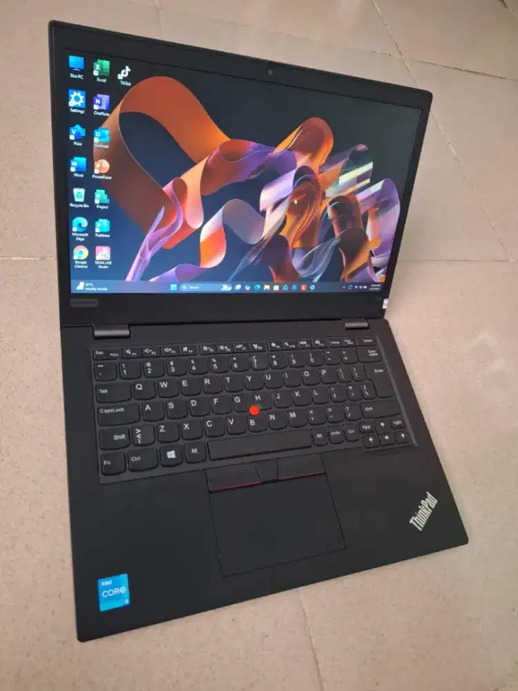 Bismillah dijual laptop Lenovo Thinkpad core i3 gen 11