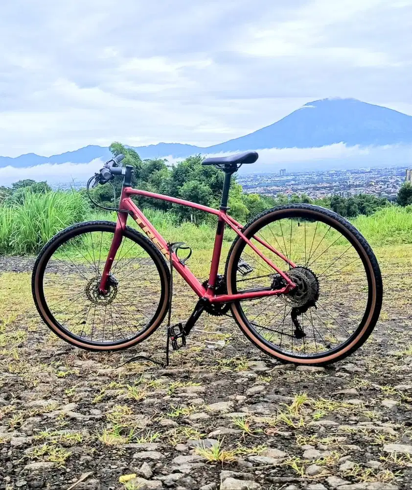 Sepeda Gravel /Hybrid TREK FX3