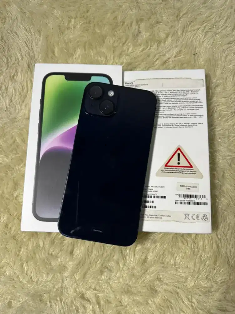 Iphone 14 128gb ibox midnight 
garansi off 
fullset