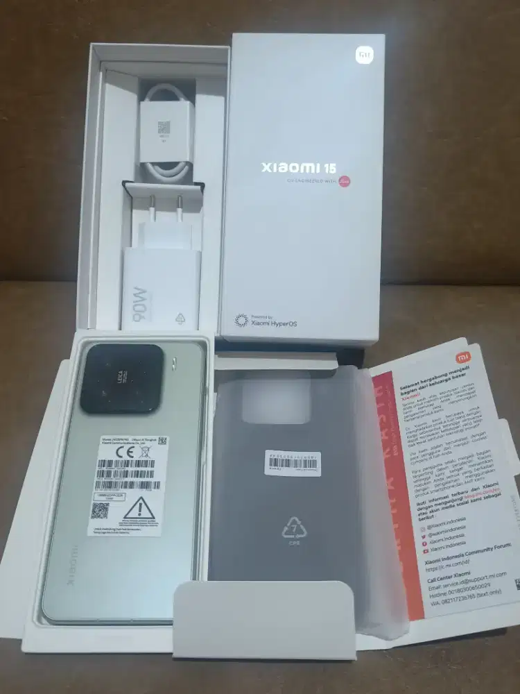 Second Xiaomi 15 12/256GB Muluuss Garansi Resmi Xiaomi Indonesia