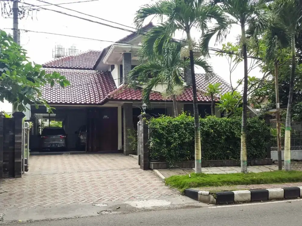 RUMAH DI PUSAT KOTA SIDOARJO